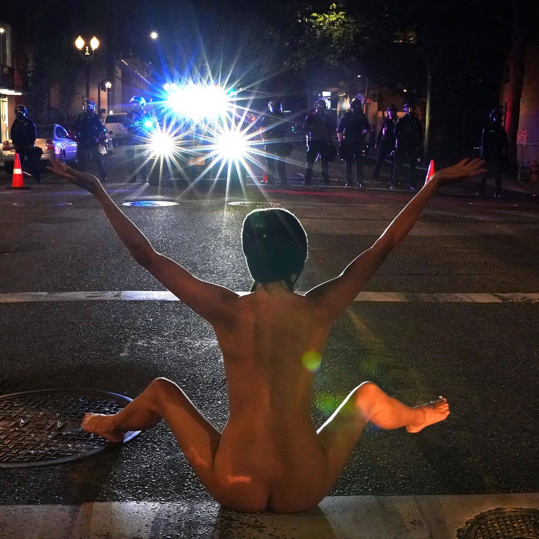 Disrobing the male gaze