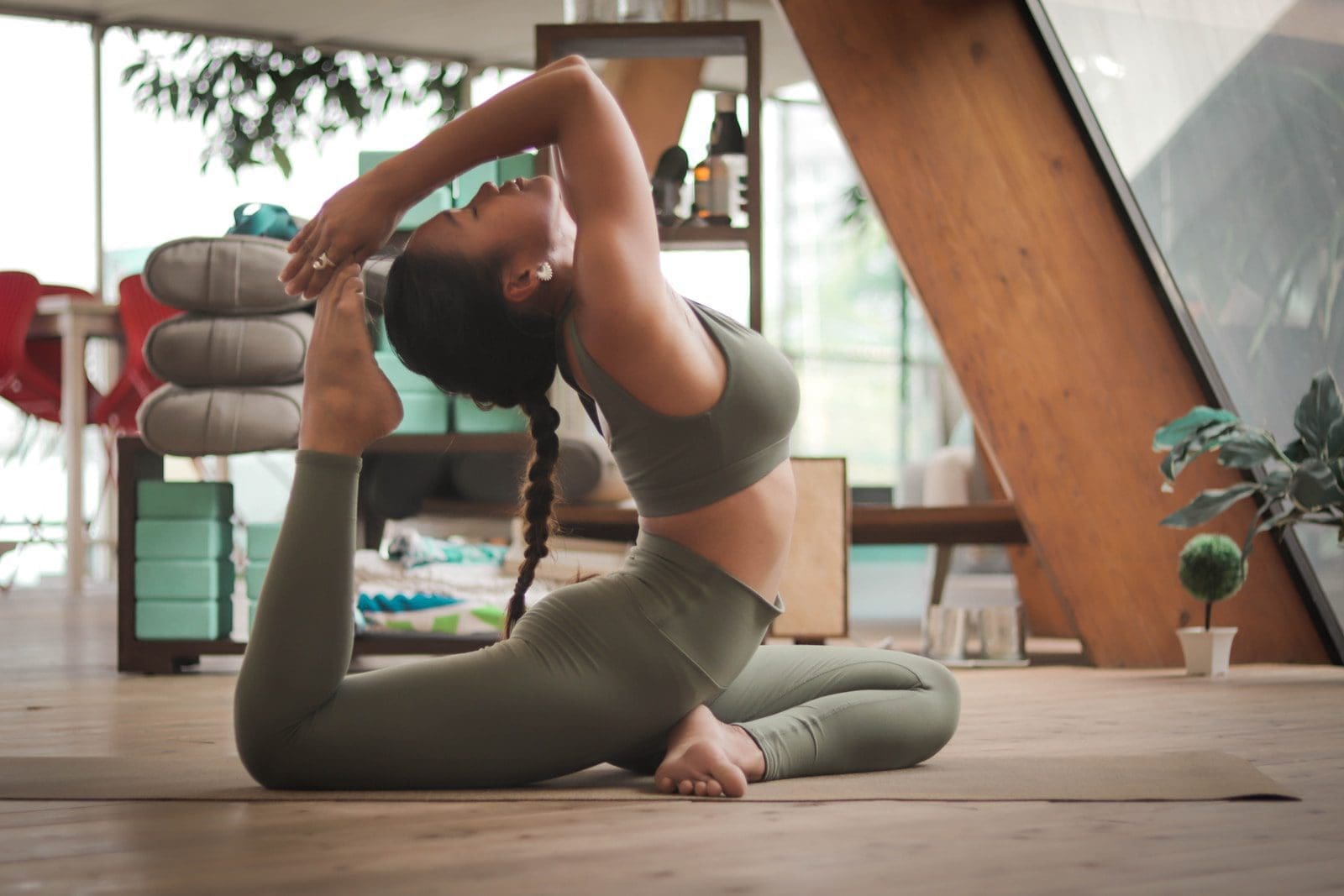 woman doing yoga fat burning